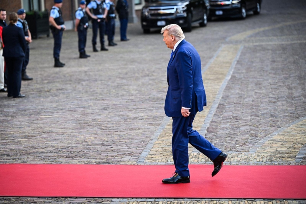 Conflict între Bill Maher și Donald Trump după o cină la Casa Albă: „E o rață șchioapă”