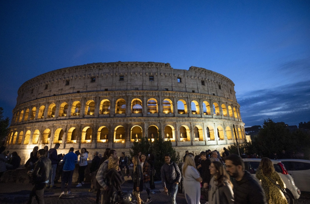Roma refuză taxa de acces pentru turiști, miza fiind controlul închirierilor pe termen scurt