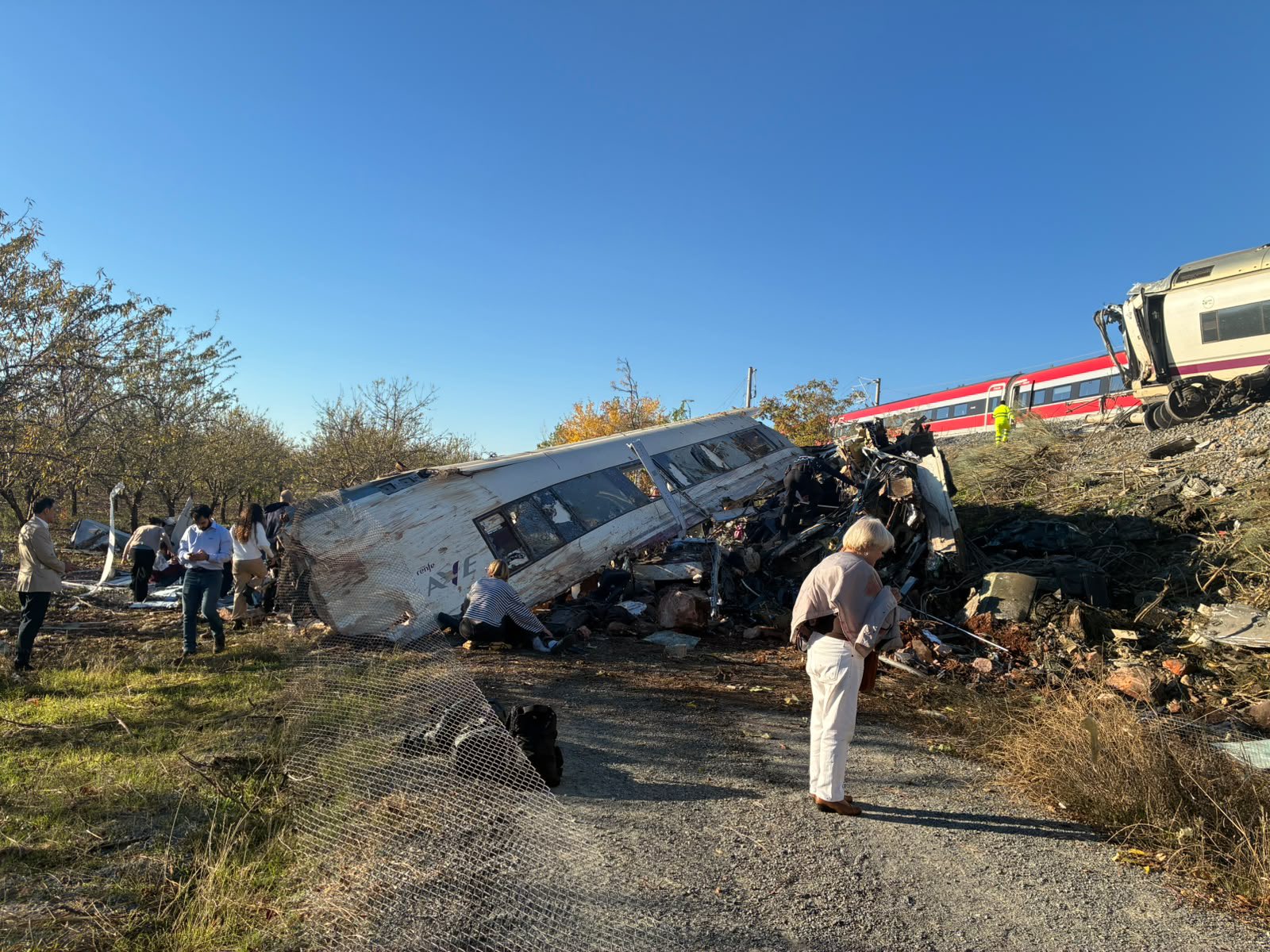 Tragedie feroviară în Spania: Trenuri de mare viteză s-au ciocnit violent în apropierea gării Urda