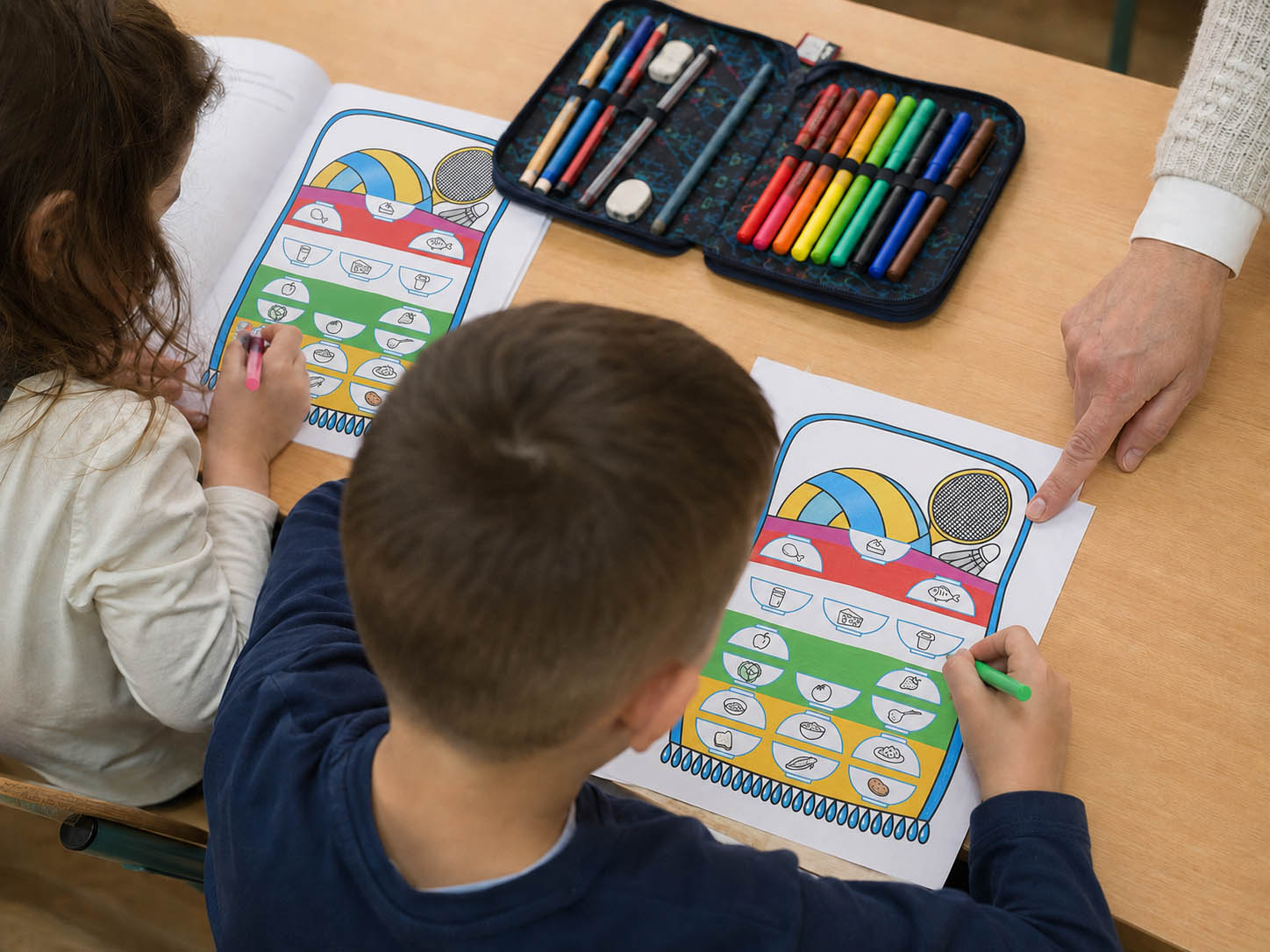 Copiii știu ce este sănătos, dar unul din trei suferă de exces ponderal, arată un studiu