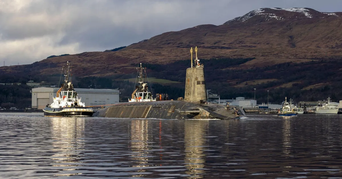 Regatul Unit desfășoară trei submarine nucleare pe mare, dotate cu rachete Trident