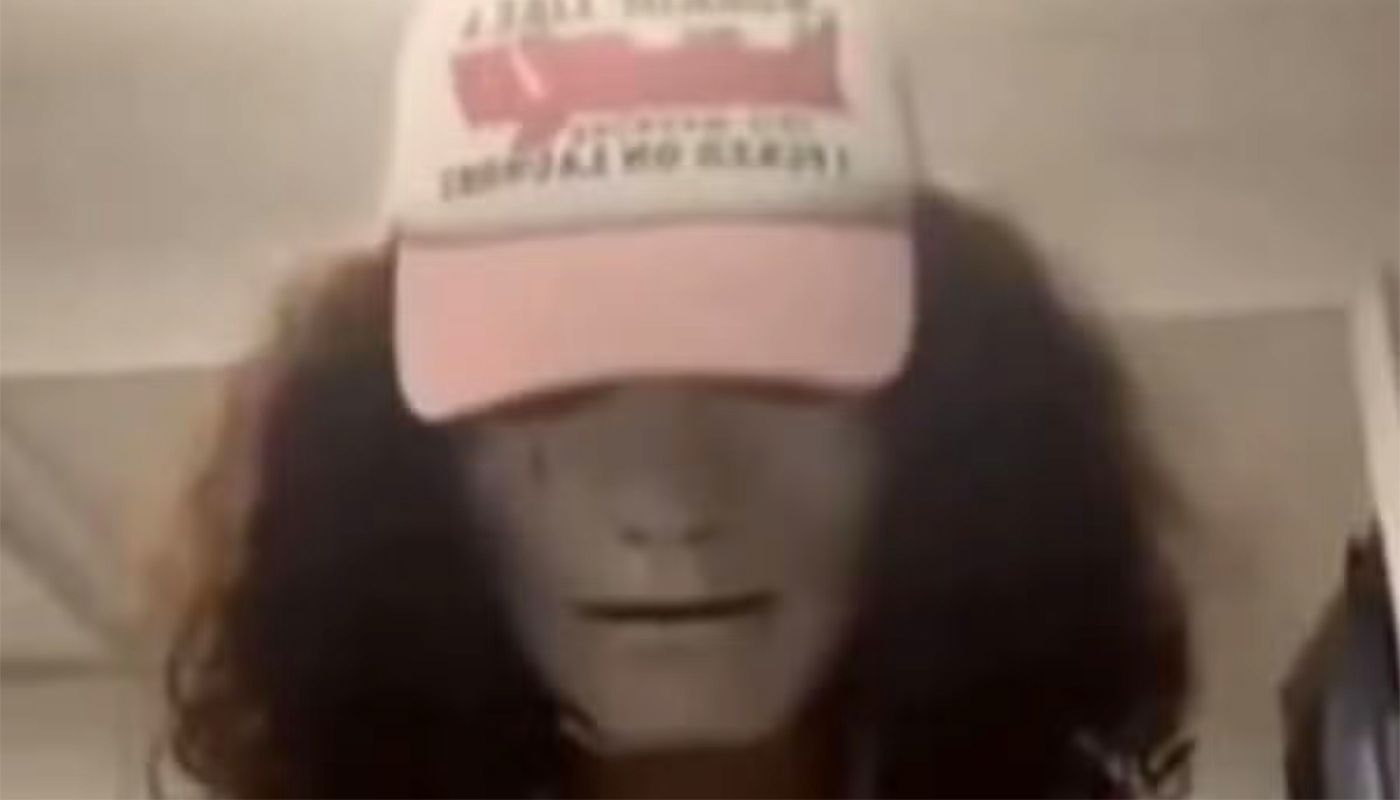 Un creator de conținut susține că este un călător în timp din anul 2055 și prezintă jocuri video din viitor