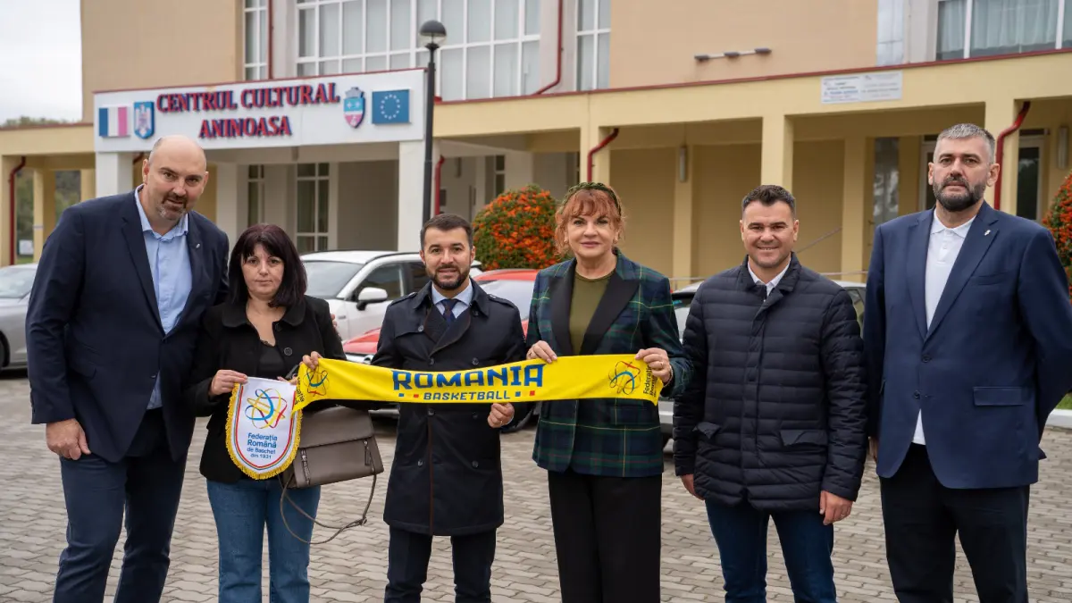 Caravana „Rural Sport” a început în Dâmbovița. Copiii din Aninoasa și Răzvad au făcut primii pași în baschet