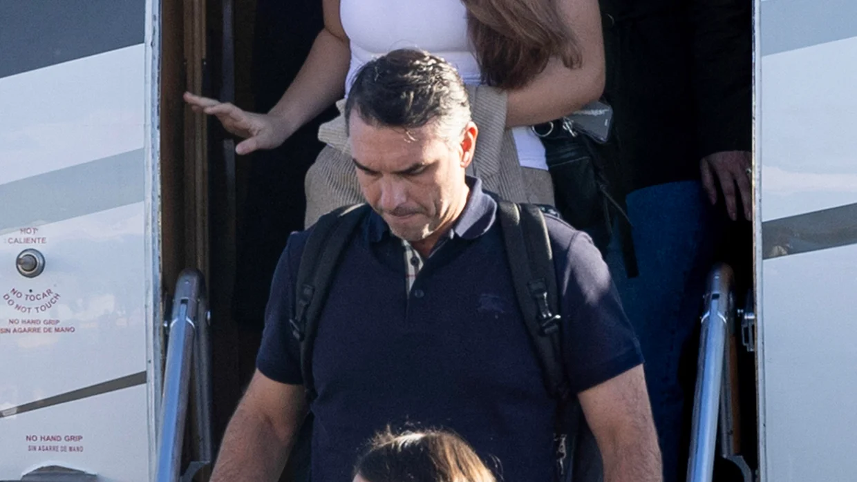 Flávio Bolsonaro a părăsit Brazilia cu un pașaport italian după înfrângerea la alegerile prezidențiale