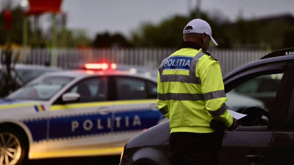 Un bărbat de 46 de ani a atacat mașina de poliție după ce a încălcat un ordin de protecție în Medgidia