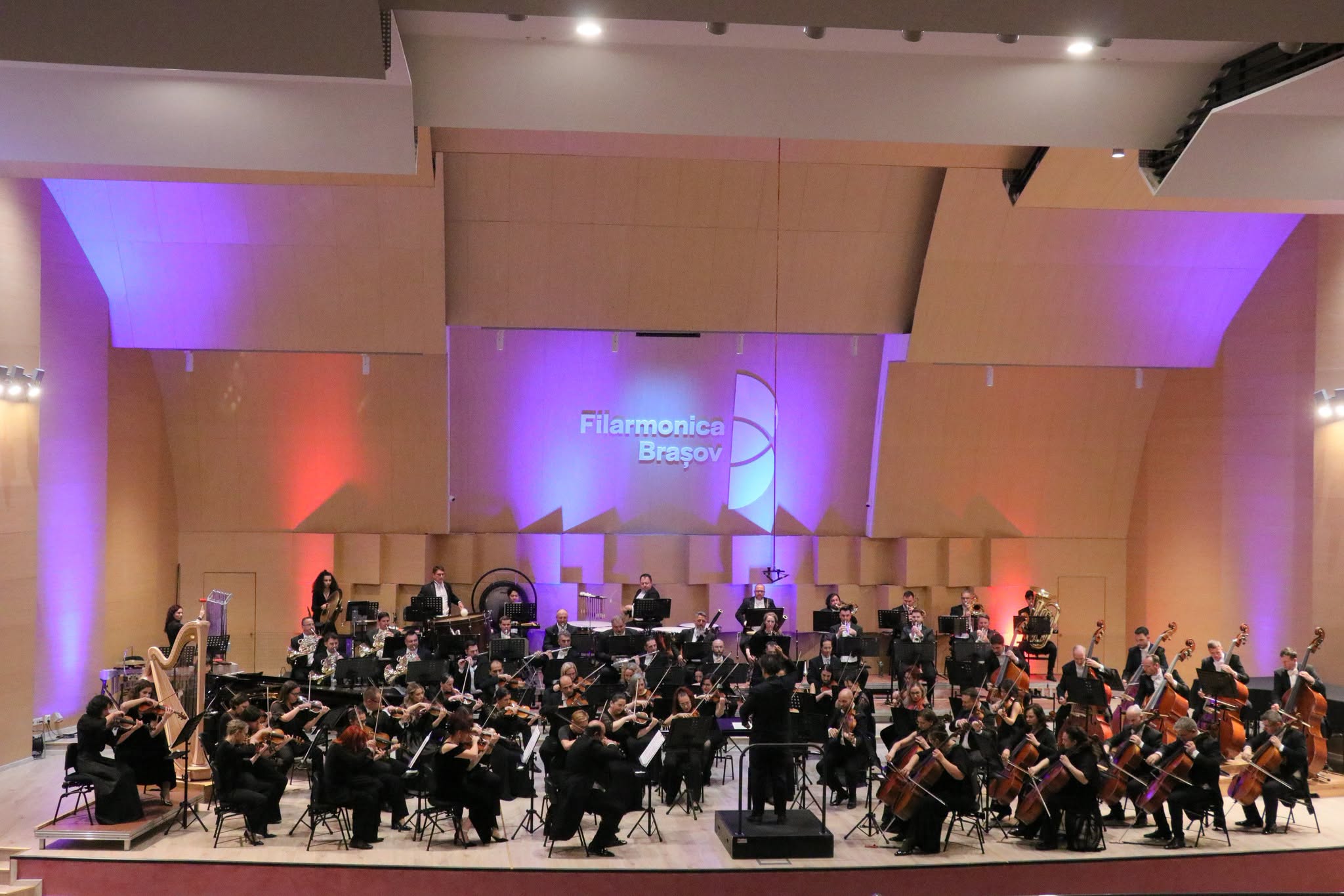 Primăria Brașov solicită Ministerului Culturii acordarea statutului de instituție de importanță națională pentru Filarmonica