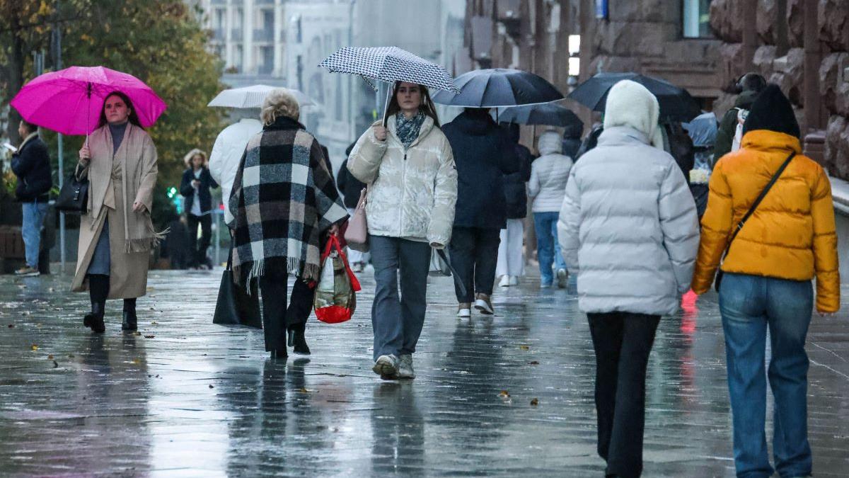 Cod galben de ploi și ninsori în cinci județe, de sâmbătă până duminică