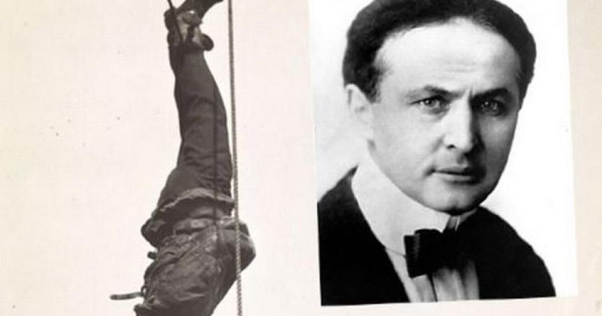 Magicianul Harry Houdini a murit pe 31 octombrie 1926, în ziua de Halloween