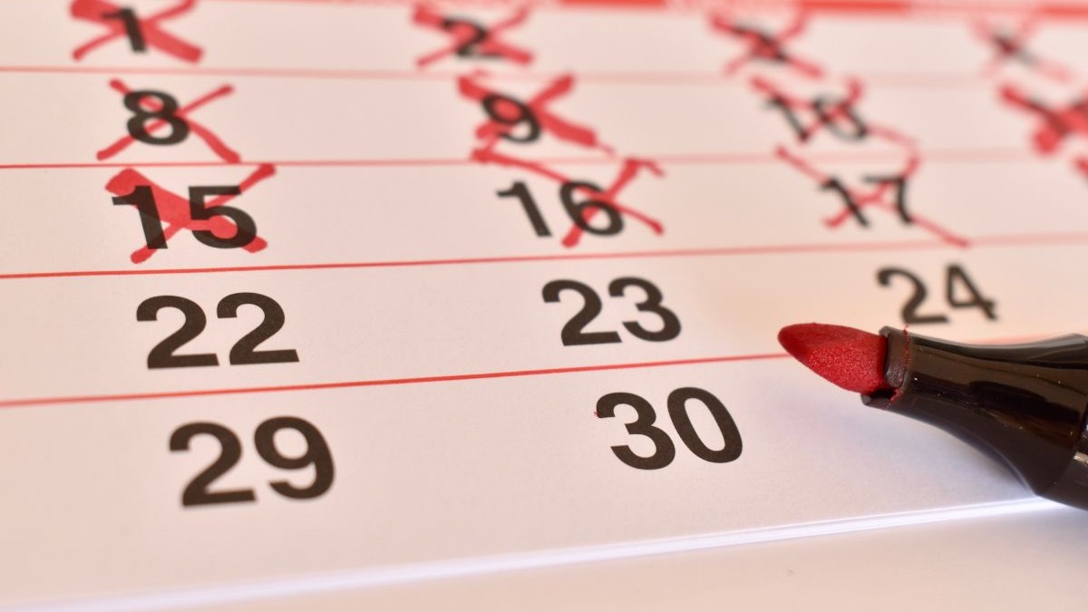 Calendarul zilelor libere până la finalul anului 2026: când pot beneficia angajații de minivacanțe