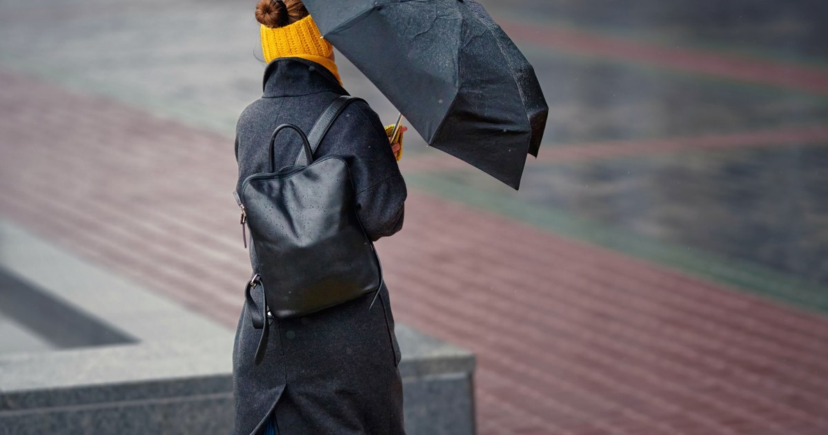 Avertizări meteorologice pentru weekend: ploi abundente, ninsori la munte și vânt puternic în România