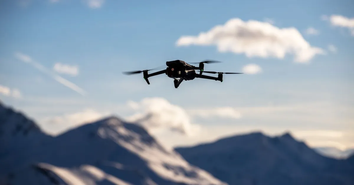 Alertă RO-Alert în județul Suceava după semnalarea unei posibile pătrunderi de dronă în spațiul aerian
