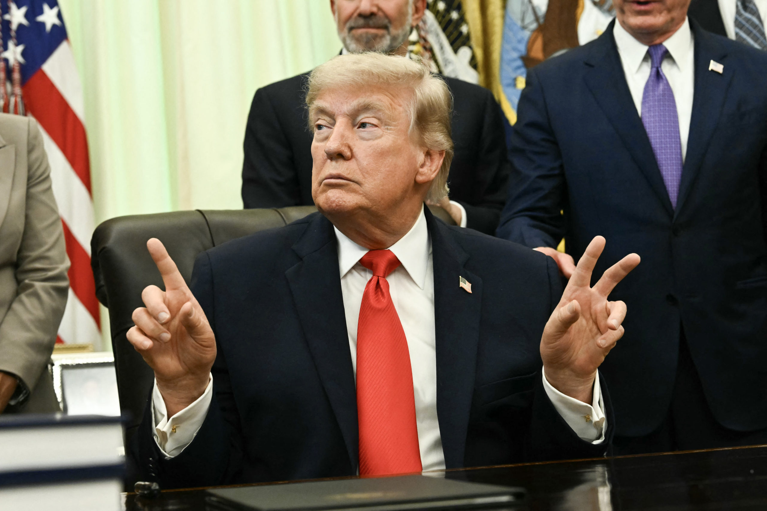 Donald Trump interzice accesul CNN, MS NOW și Politico la Casa Albă