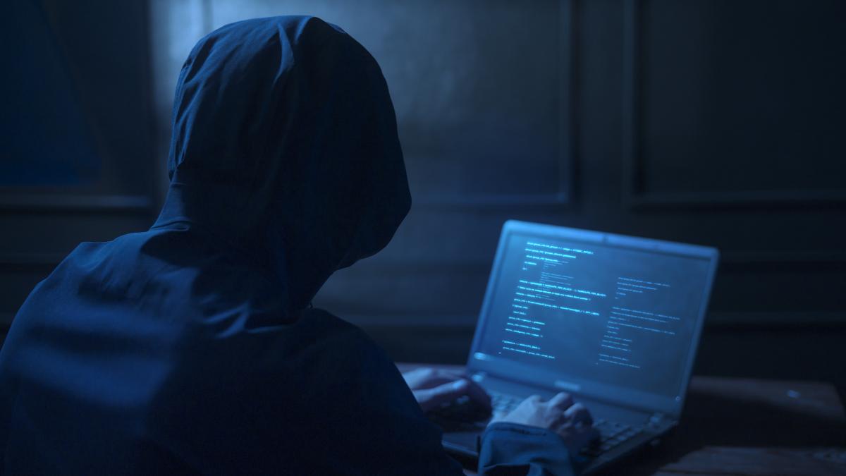 Prejudicii de aproape 100 de milioane de lei în urma fraudelor online cu investiții și criptomonede