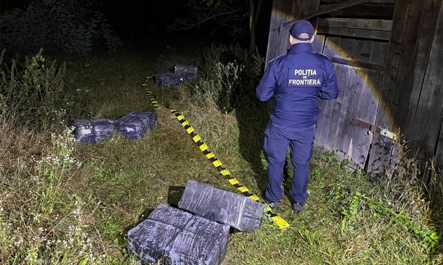 Contrabandă cu țigări de la granița cu Ucraina: trei bărbați au fugit în apele Tisei după focuri de armă