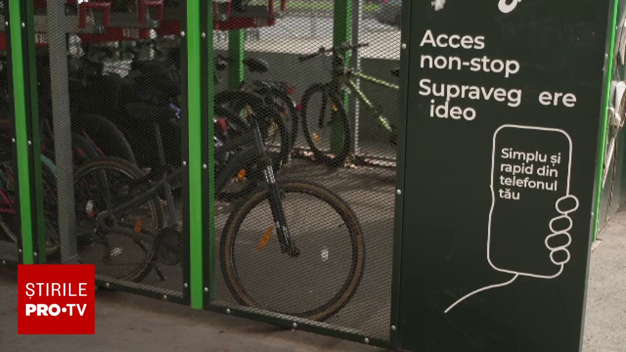 Locuri de parcare pentru biciclete la doar un leu pe lună în București: cererea depășește oferta