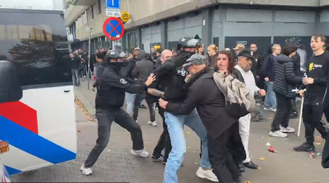 Violențe la Haga: Poliția olandeză a dispersat protestatarii de extremă dreaptă
