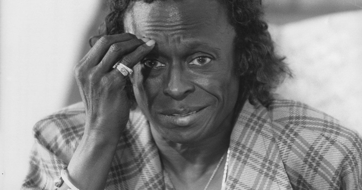 Miles Davis, la 100 de ani de la naștere: povestea legendarului trompetist care a reinventat jazzul