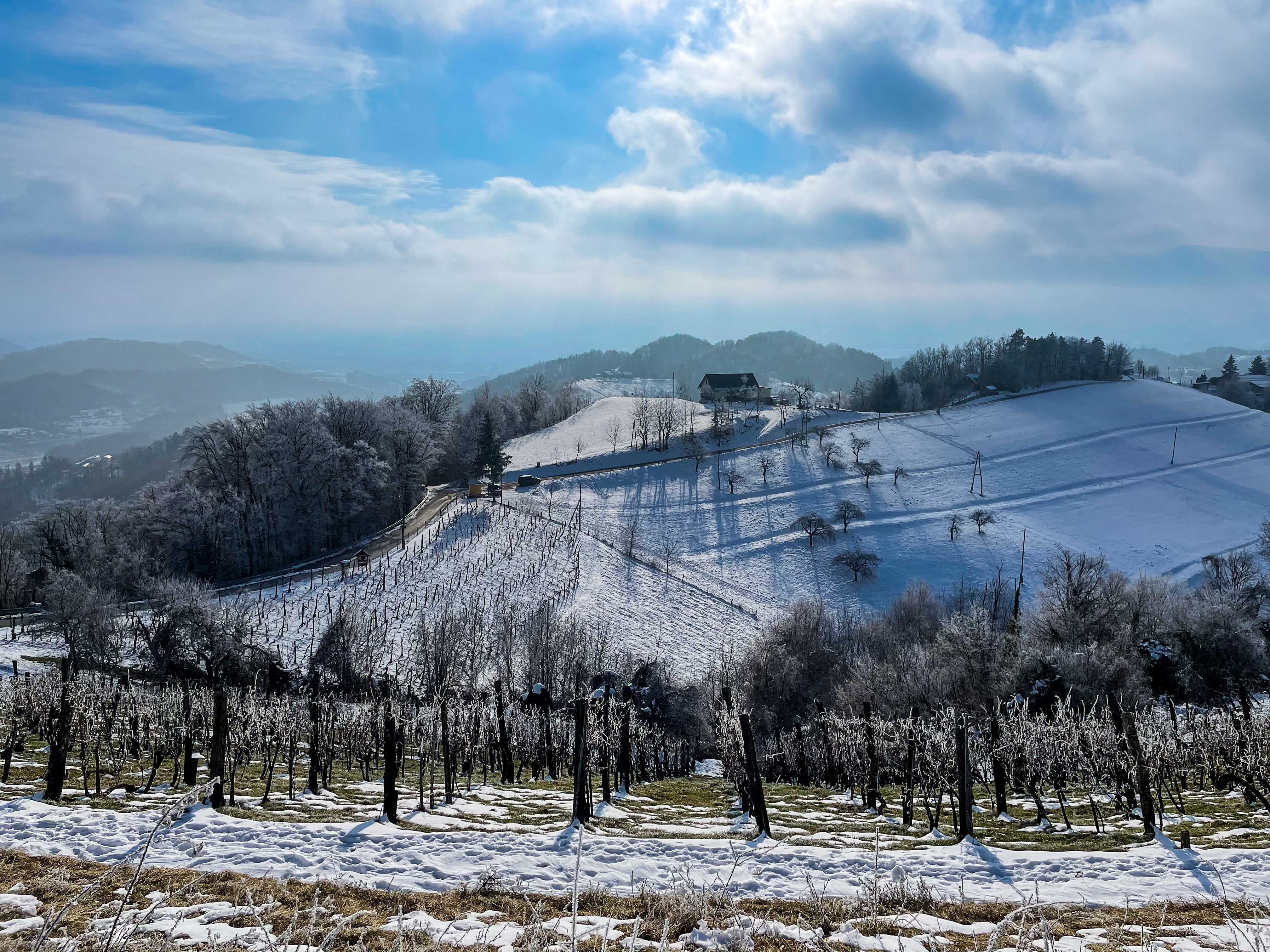 Schimbare radicală de temperatură în România: Ninsoare la munte și temperaturi mult mai mici
