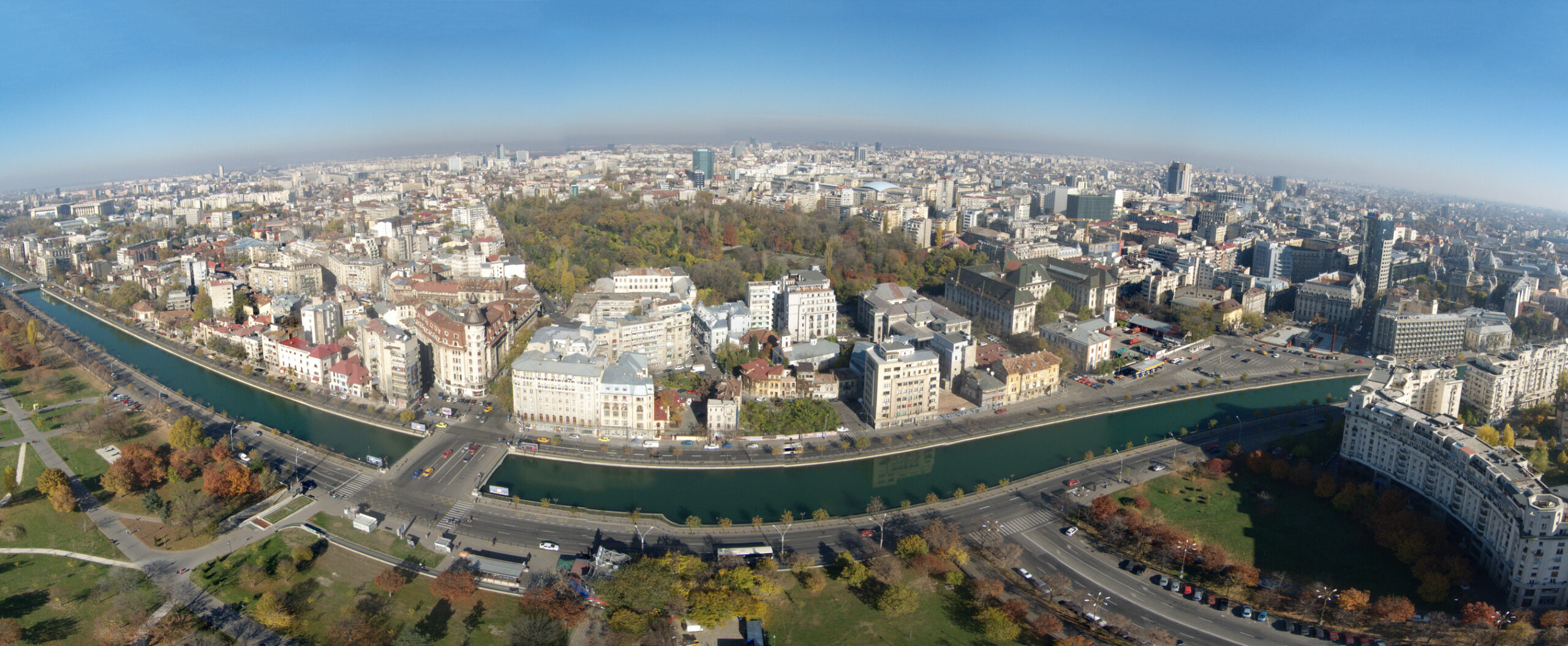 Schimbare bruscă de temperatură în București: de la 30 de grade la 18 grade și ploi cu averse