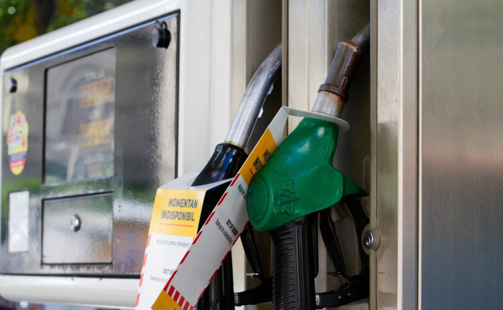 Prețurile la carburanți în România: Motorina se îndreaptă spre 11 lei pe litru