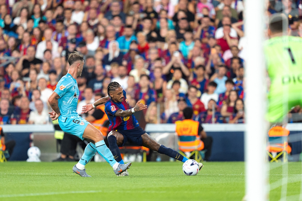 Barcelona prelungește contractul lui Raphinha: brazilianul va rămâne în club până în 2030