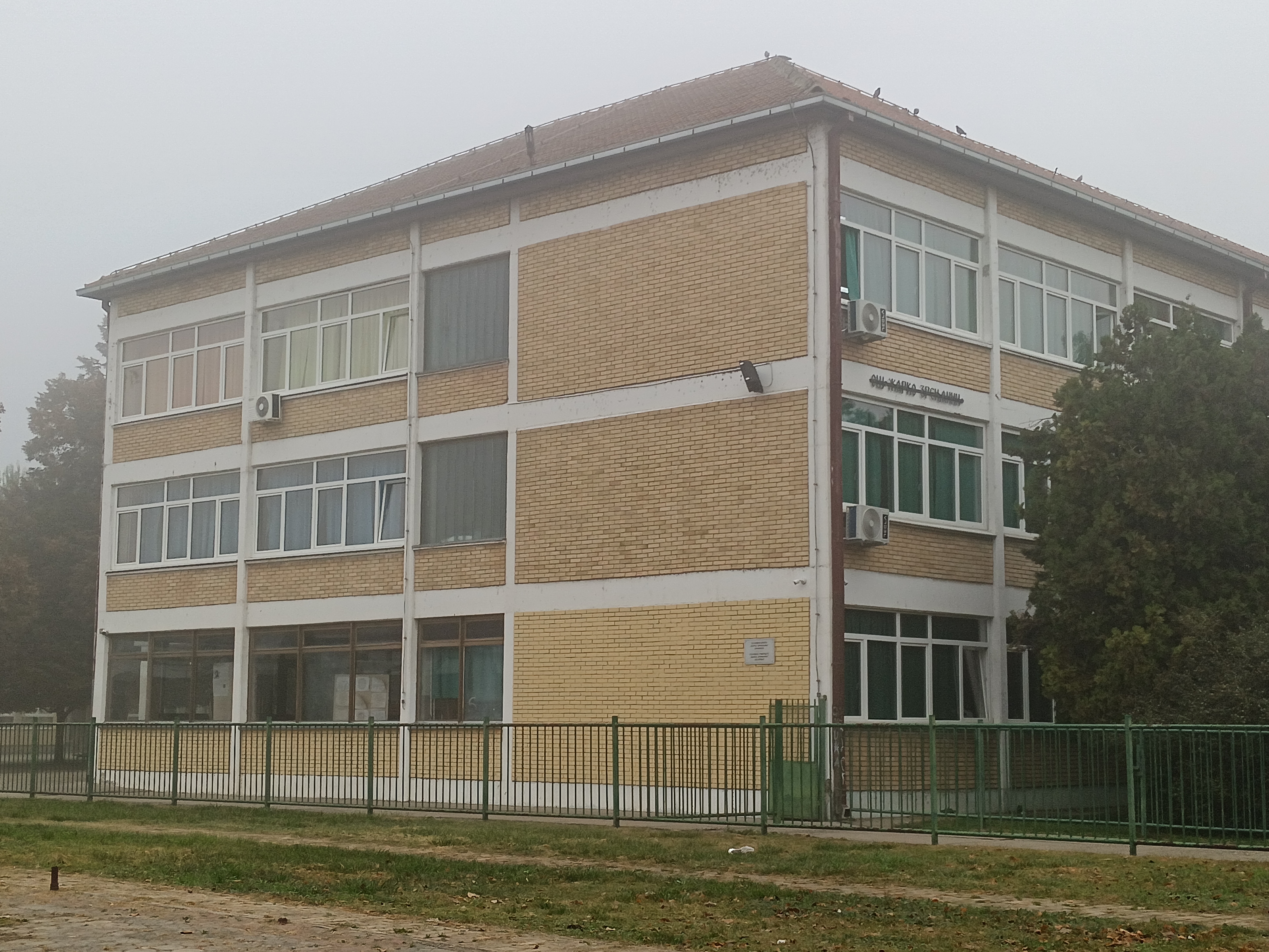Italia pregătește restricții în școli: limitarea numărului de elevi străini și interzicerea vălului