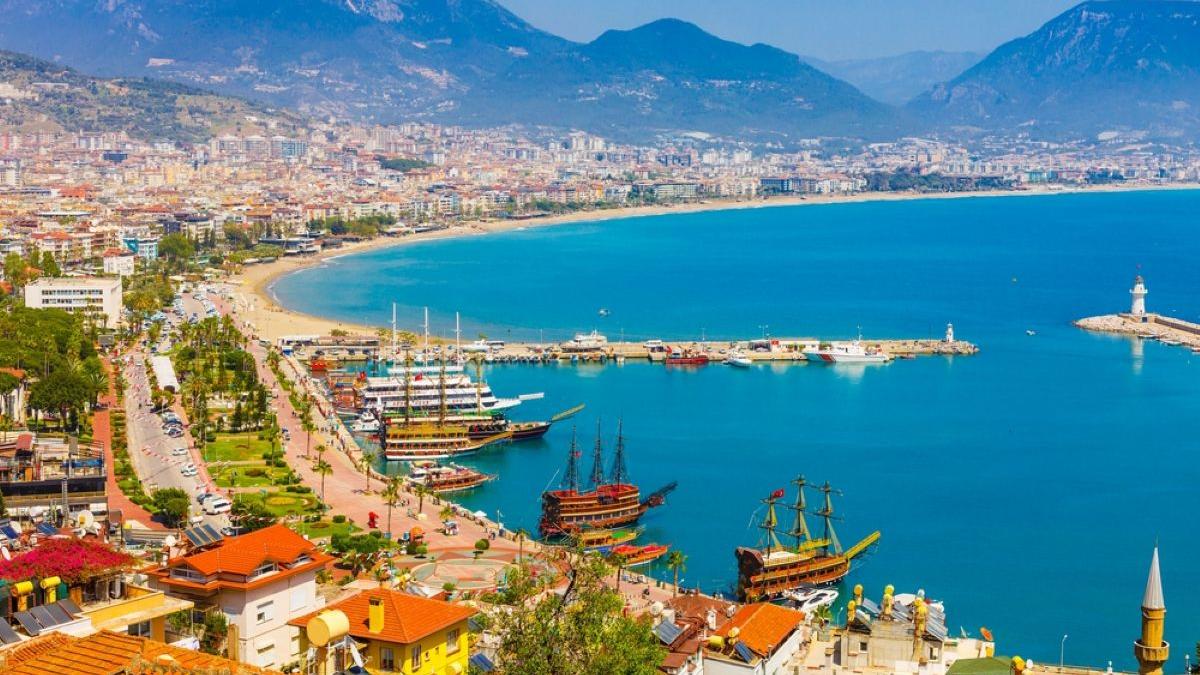 Schimbare majoră în turism: 72% dintre turiști preferă experiențele locale în detrimentul programelor clasice
