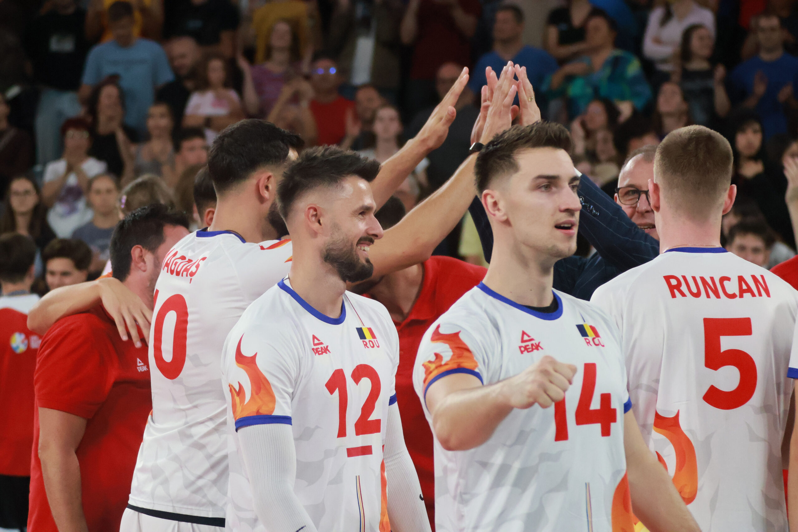 România se califică în sferturile de finală ale Campionatului European de volei după victoria cu Ucraina