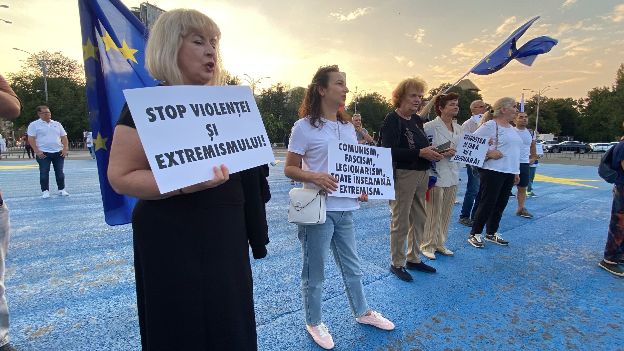 Manifestare în Piața Victoriei împotriva extremismului și a violenței