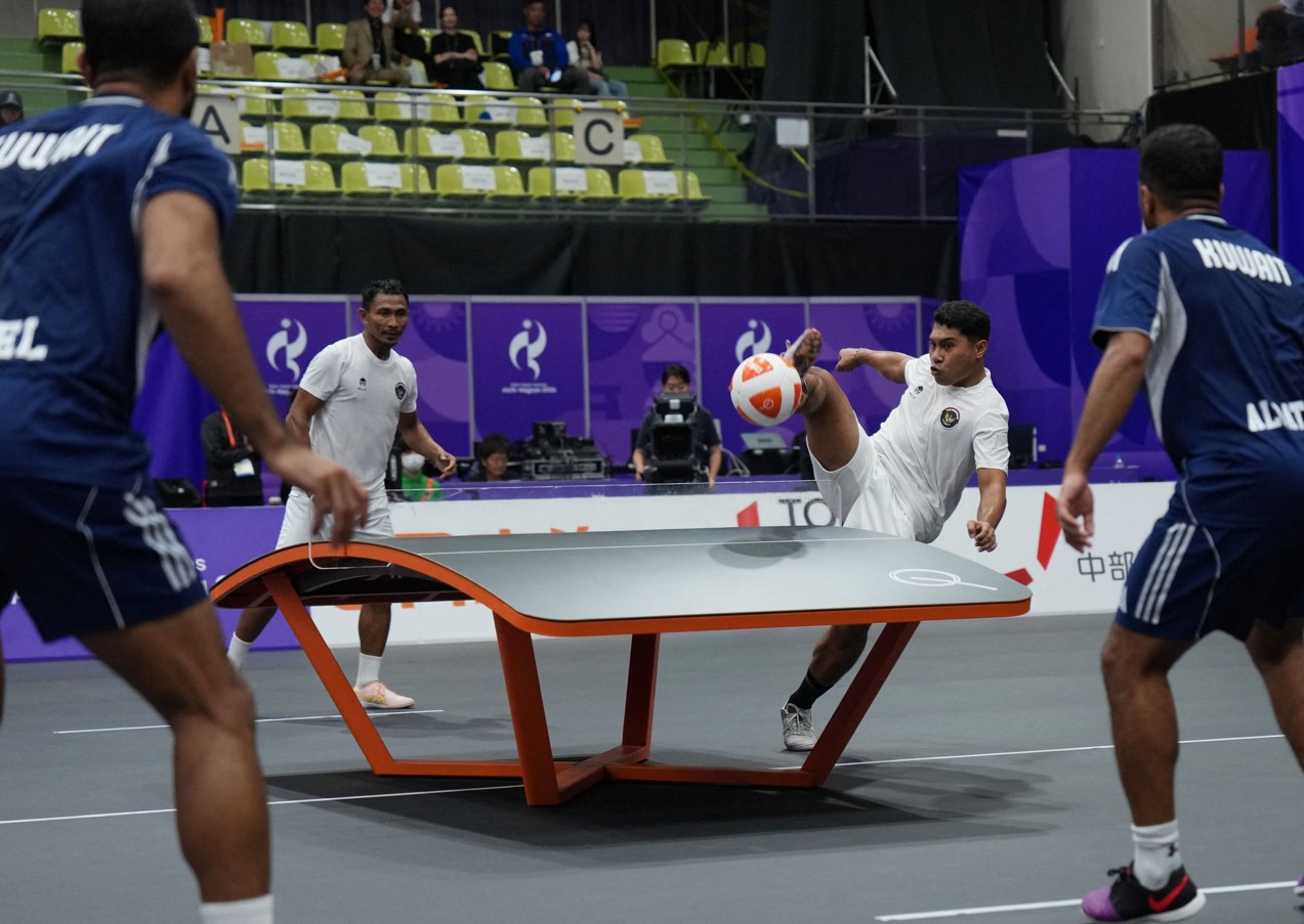 Un sport neobișnuit care combină fotbalul cu tenisul de masă: scopul este participarea la Jocurile Olimpice