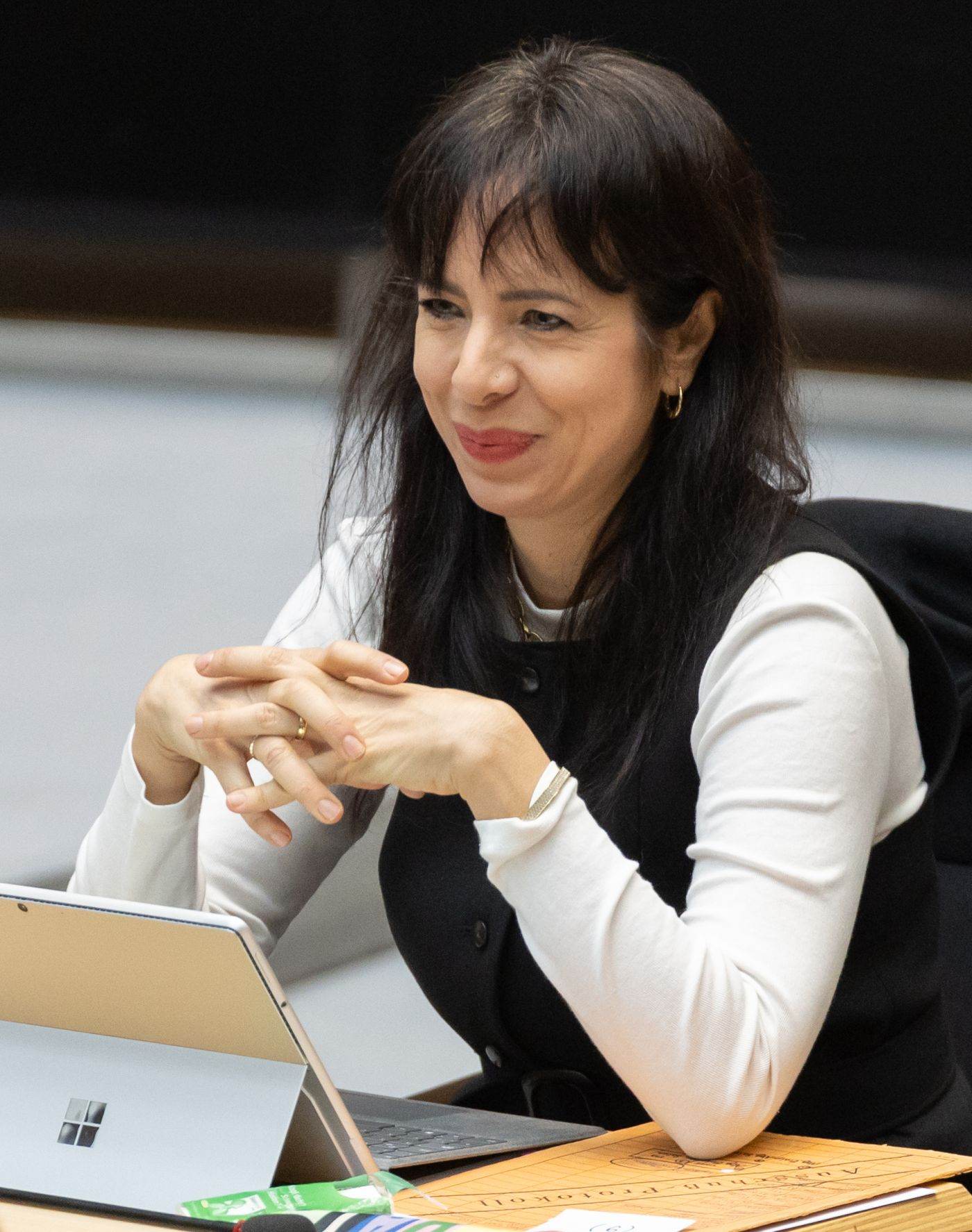 Schimbări majore în Berlin: Elif Eralp promite reducerea costurilor locuințelor și exproprierea companiilor imobiliare