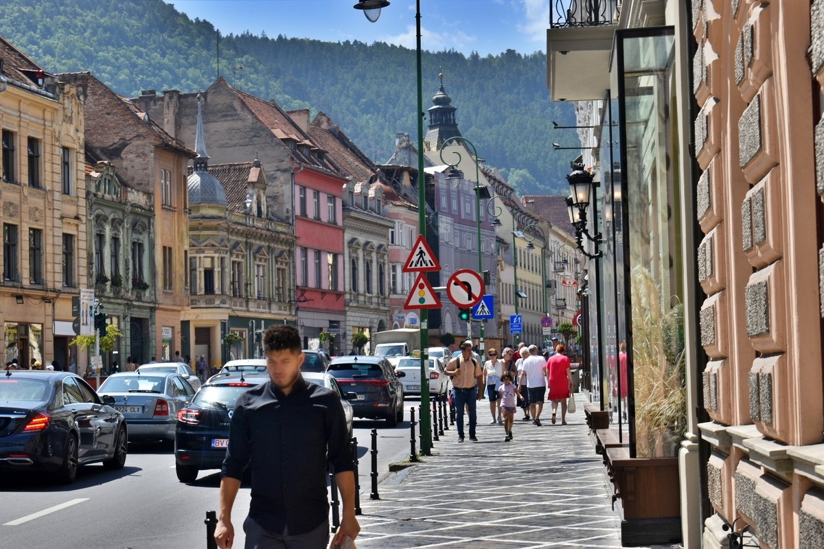 Primăria Brașov pune la licitație cinci locuințe pentru închiriere pe o perioadă de cinci ani