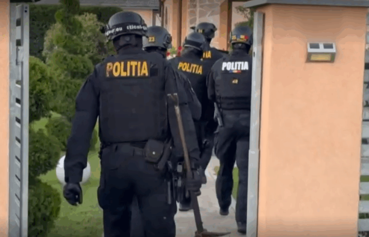 Război de percheziții după violențele din Piața Victoriei: 29 de locuințe vizate în 15 județe