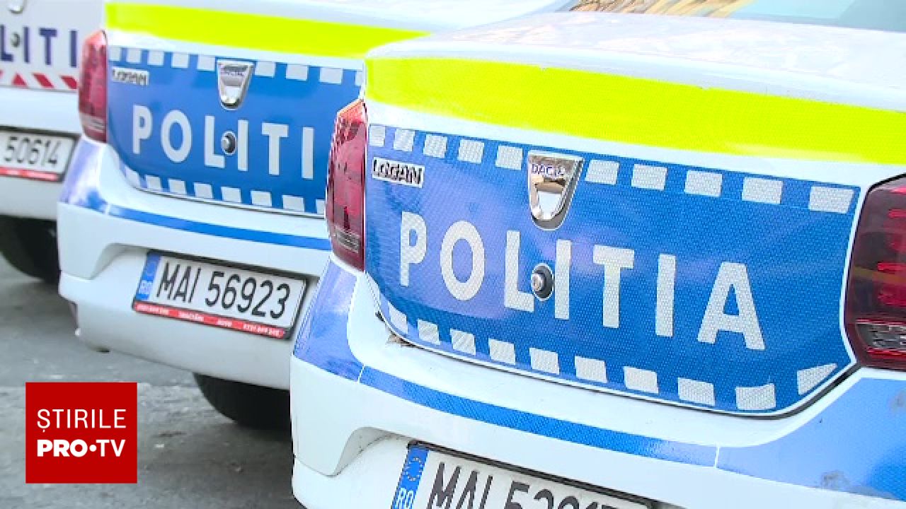 Tragedie în județul Mureș: Un tânăr de 19 ani a murit după ce mașina sa a lovit un copac