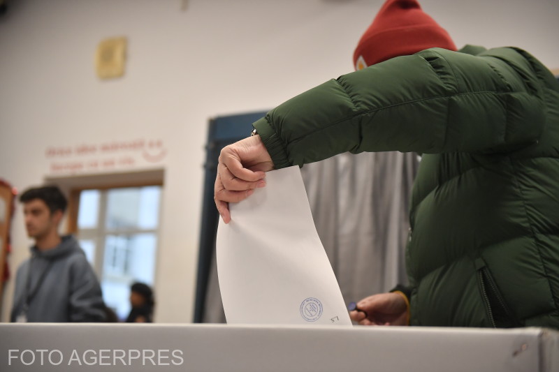 Bulgaria: 24 de echipe de candidați se înscriu în cursa pentru funcția de președinte