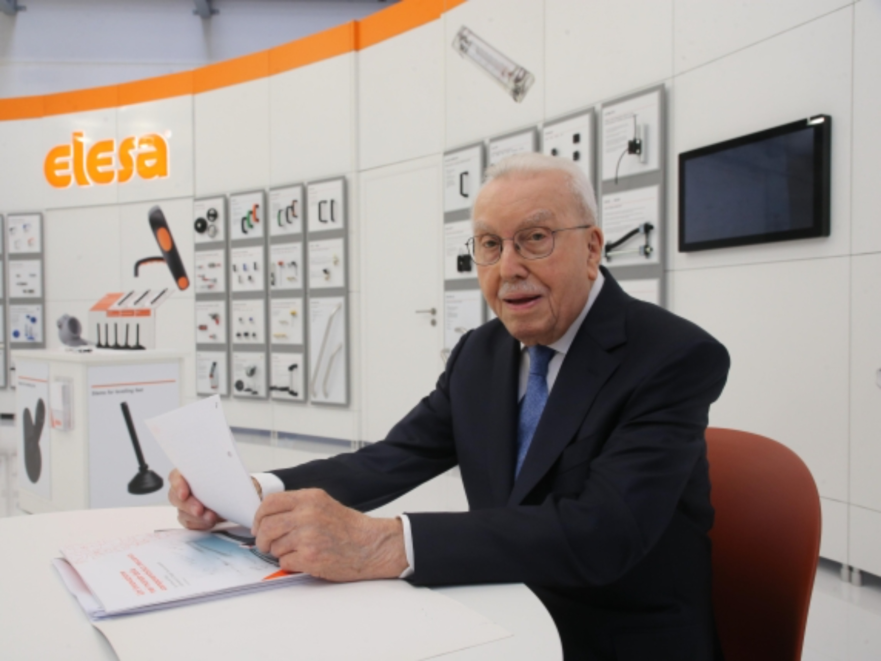 Alberto Bertani, bărbatul de 101 ani care lucrează zilnic la birou alături de ingineri