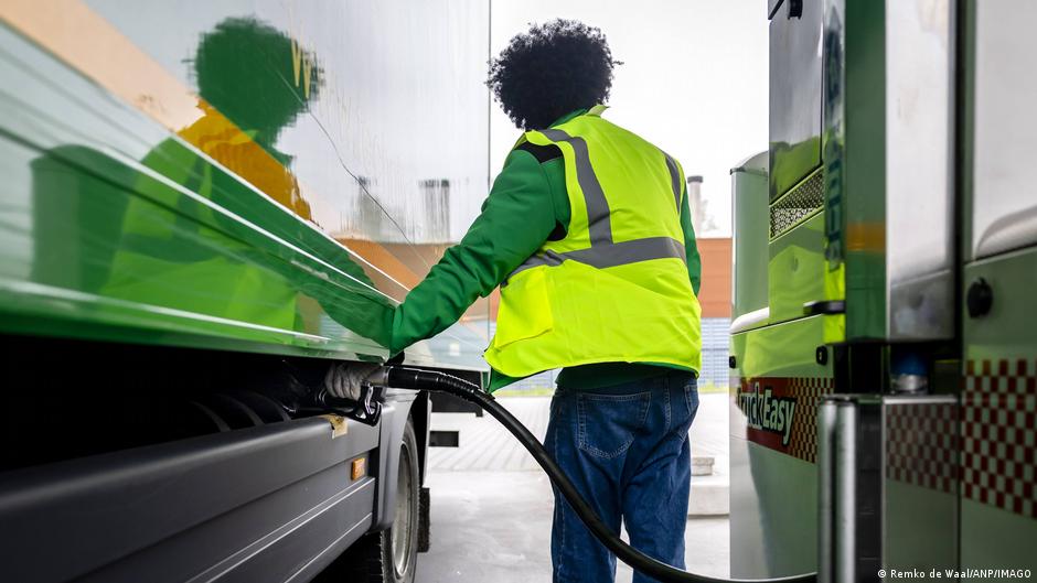 Germania va reduce taxele la carburanți și va impune un plafon al prețurilor la benzină și motorină