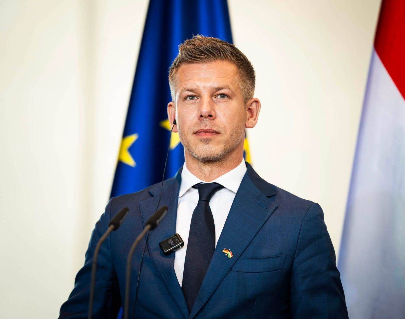 Procurorii din Ungaria solicită ridicarea imunității premierului Peter Magyar și a doi foști miniștri