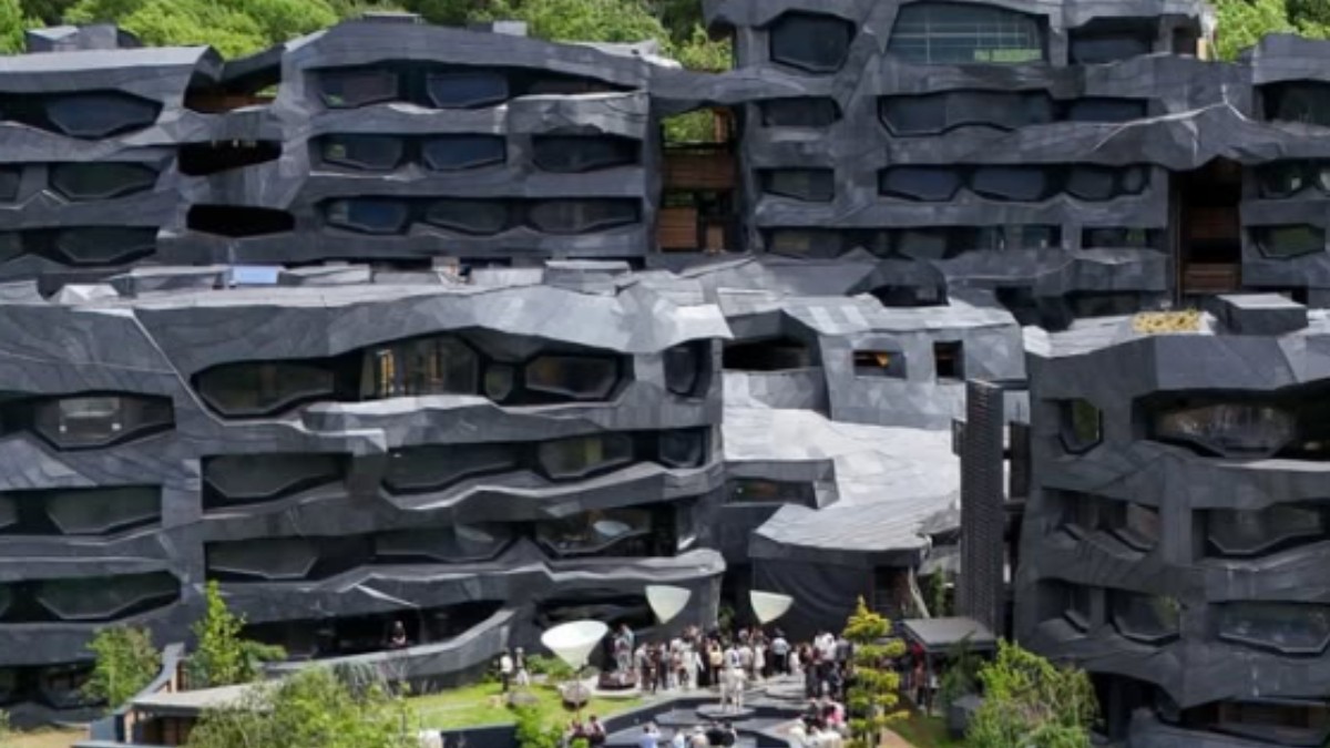 Incendiu devastator în Andorra: 51 de vile de lux proiectate de Jean Nouvel au fost distruse complet