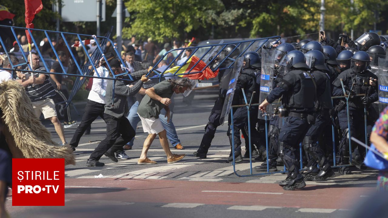 Acțiuni masive de poliție după violențele din Piața Victoriei: 10 persoane ar putea fi arestate preventiv