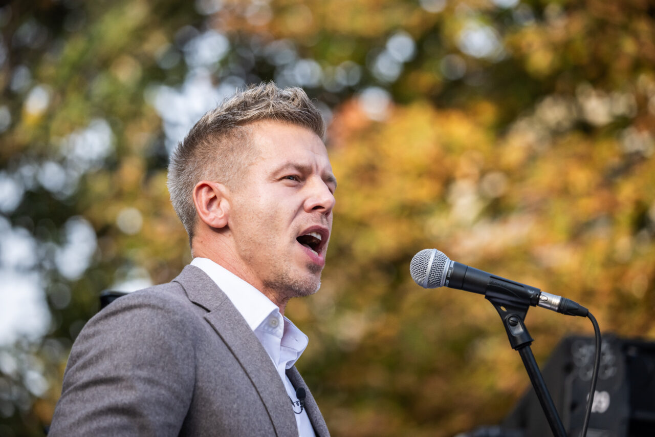 Procurorii din Ungaria cer ridicarea imunității pentru premierul Péter Magyar și doi foști miniștri