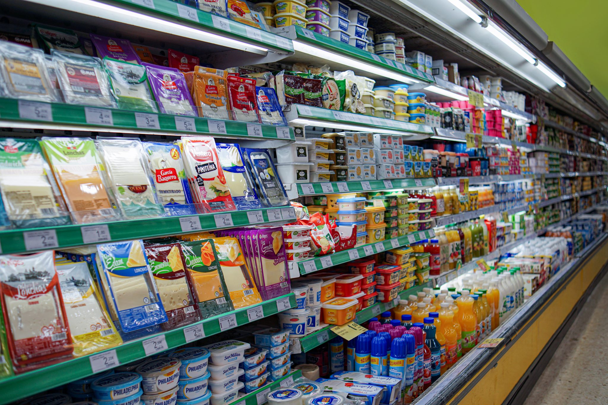 Românii percep taxa pe zahăr ca pe un factor care alimentează inflația