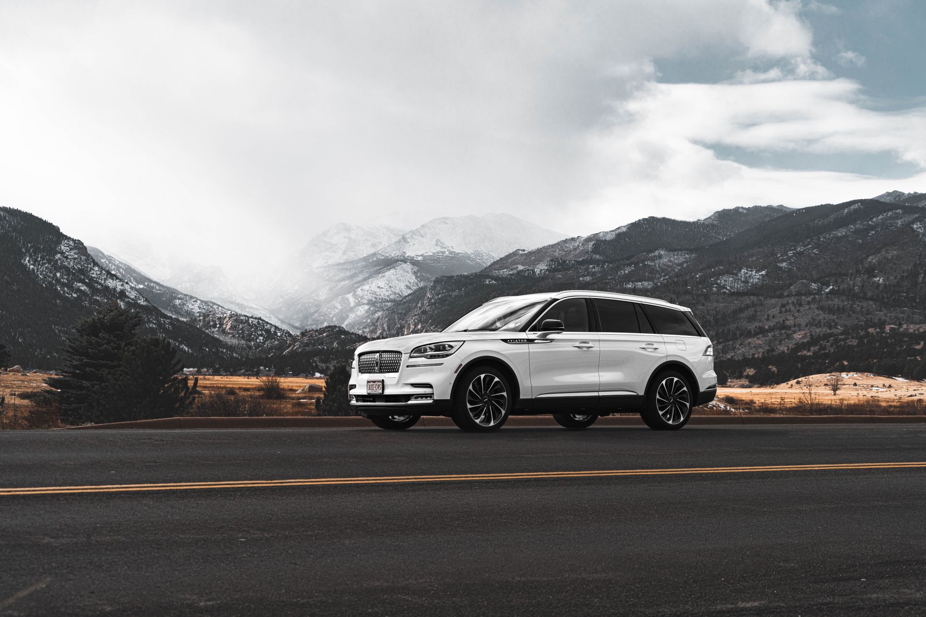 Piața auto din România: SUV-urile domină preferințele, în timp ce mașinile noi câștigă teren