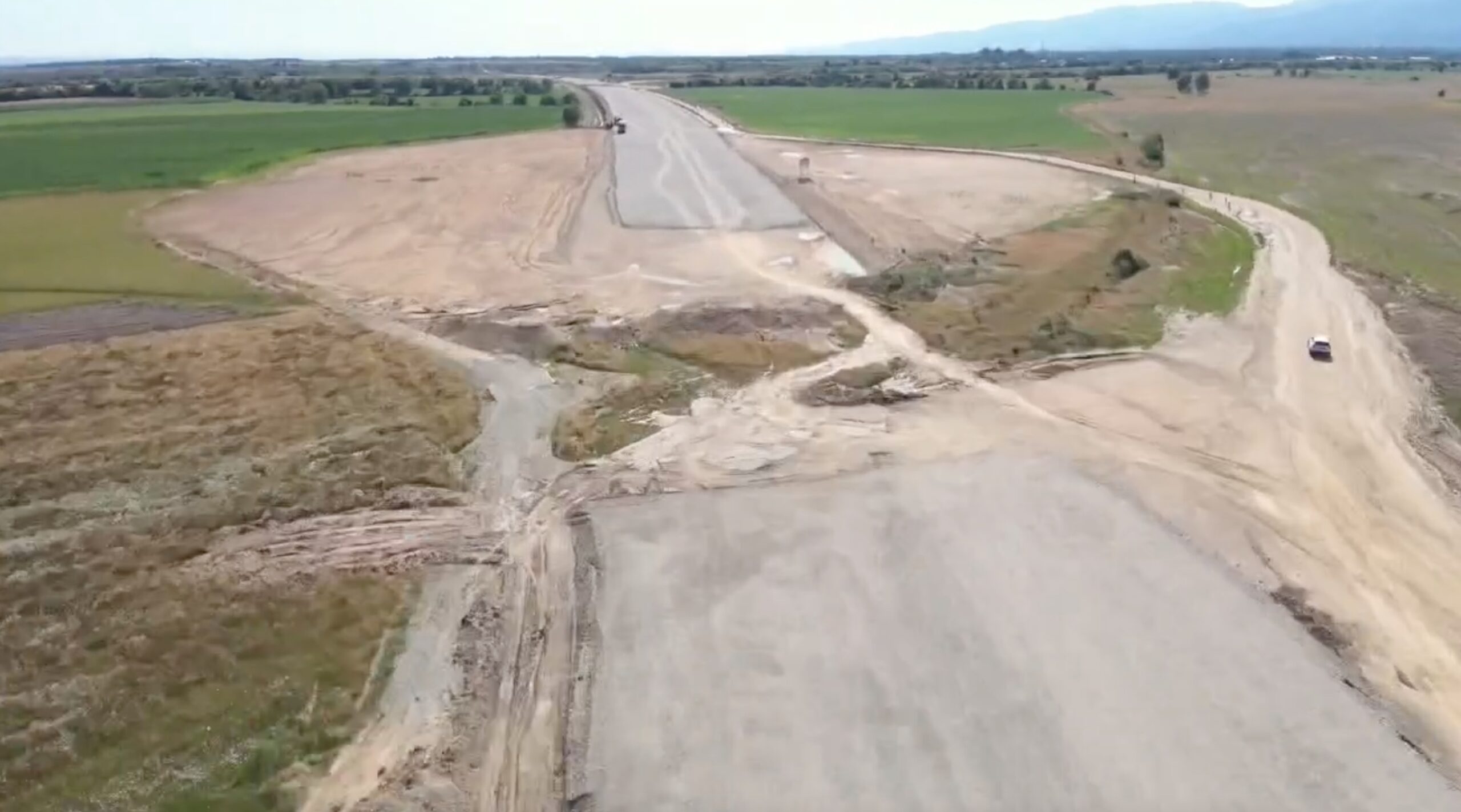 Lucrările la autostrada Sibiu – Făgăraș: peste 1.000 de muncitori și sute de utilaje pe șantier