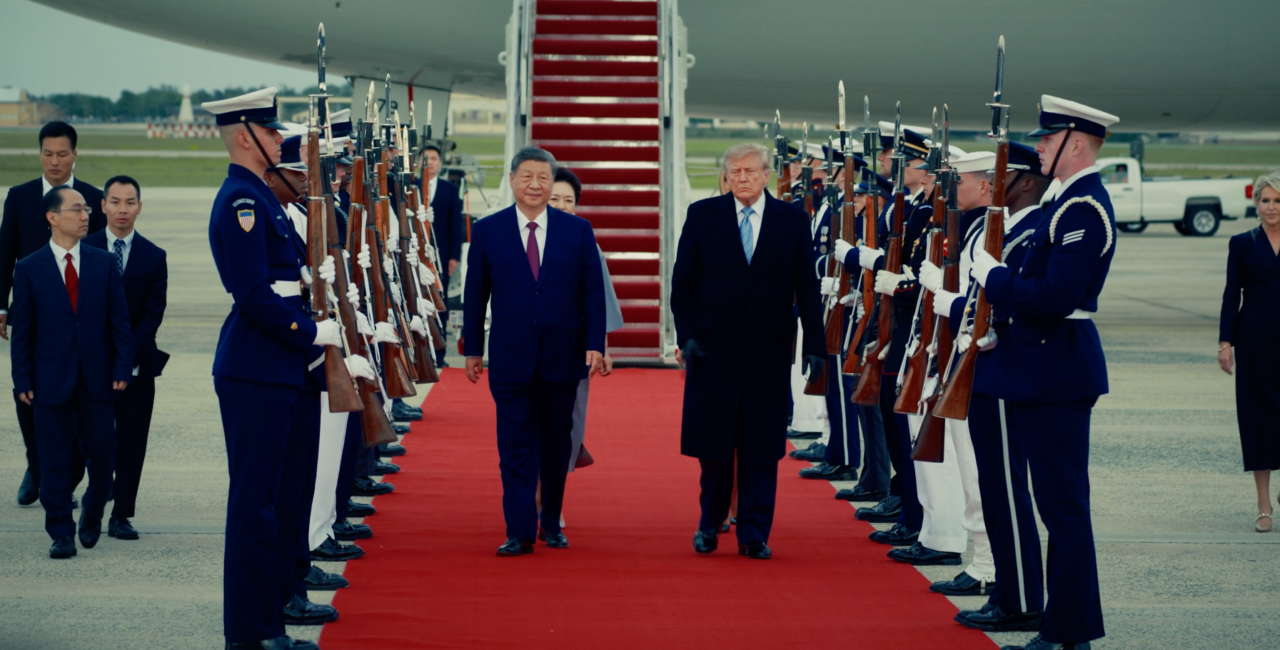 Donald Trump l-a întâmpinat pe Xi Jinping cu un spectacol militar și protocolar în SUA
