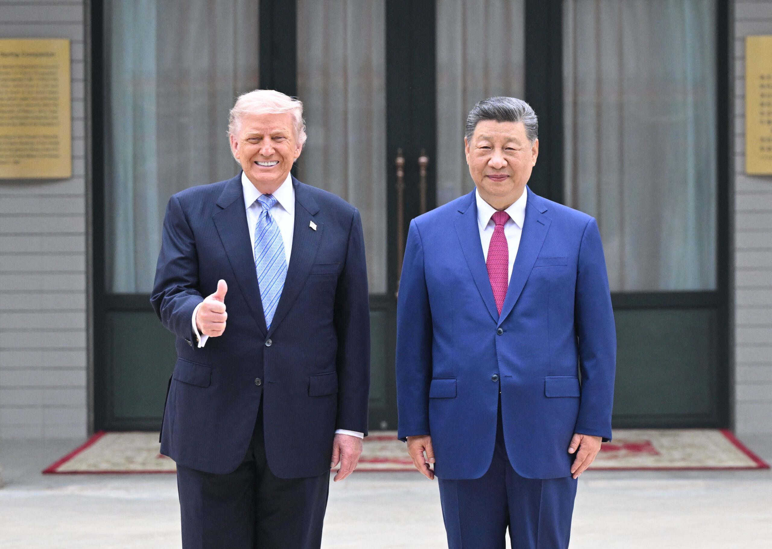 Xi Jinping a ajuns la Washington pentru un summit de trei zile, întâmpinat de Donald Trump