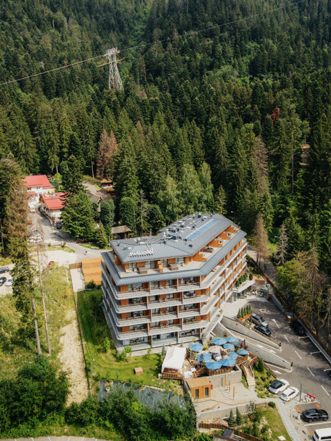 Strategii noi pentru turismul montan: hotelurile de lux se transformă în retreaturi pentru companii