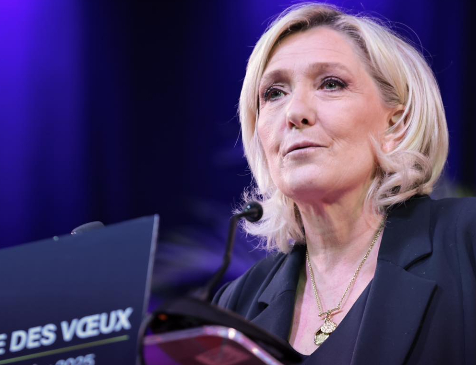 Marine Le Pen conduce în cursa pentru Élysée, în fața lui Jean-Luc Mélenchon și Edouard Philippe