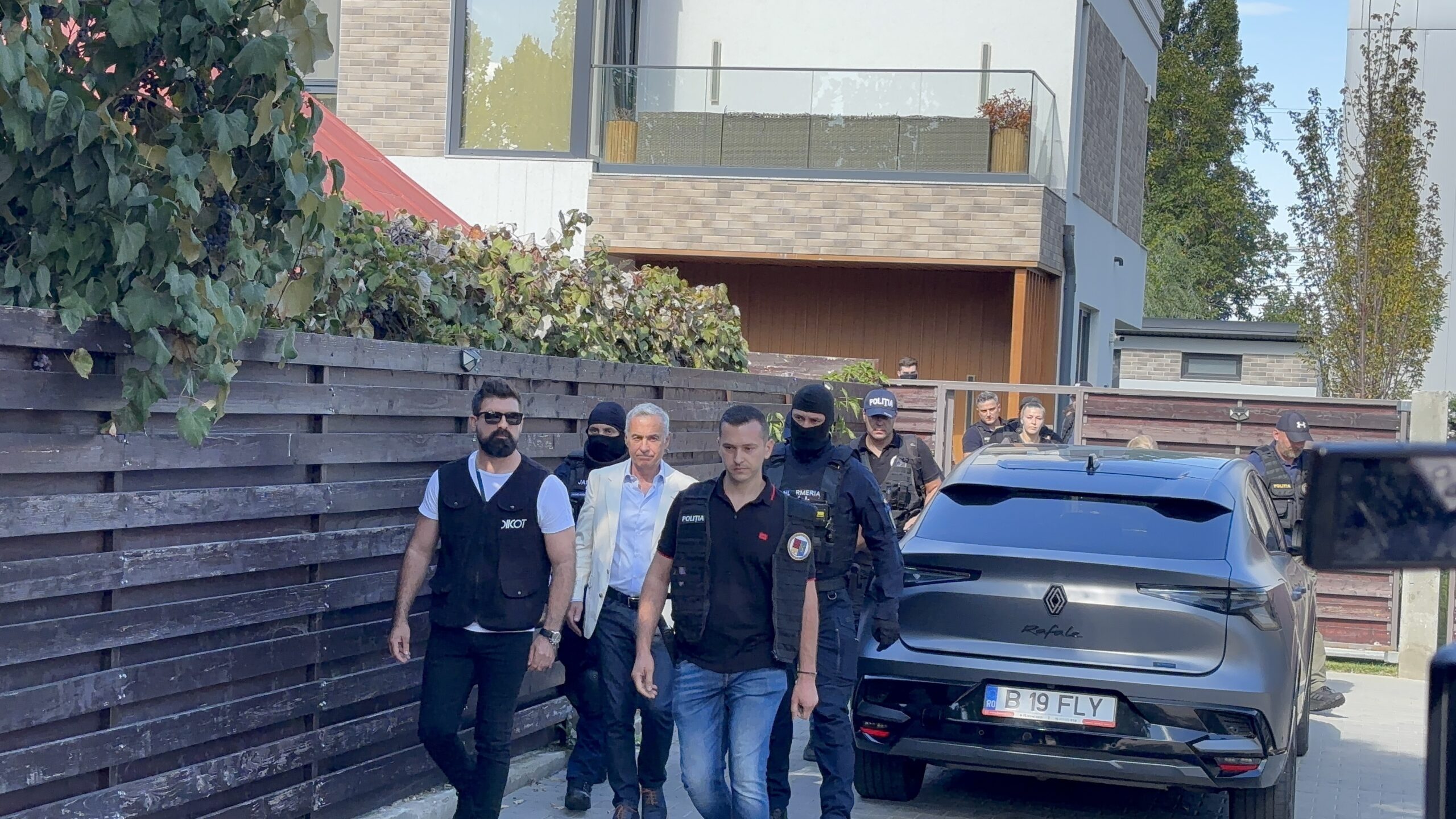 Procurorii DIICOT au pus sechestru pe vila lui Călin Georgescu din Mogoșoaia