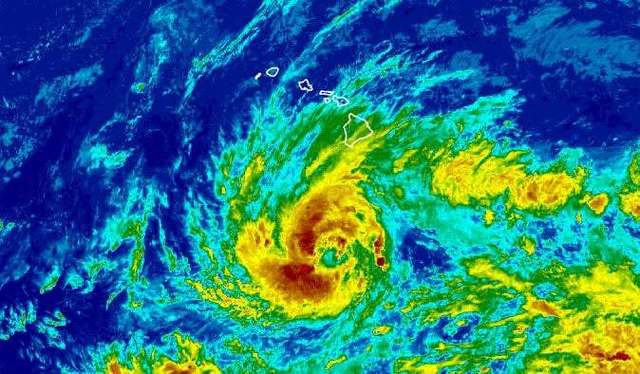 Uragane în Pacific: Hawaii se pregătește pentru inundații catastrofale, în timp ce Mexicul este lovit de Polo